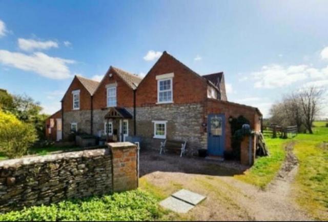 3 bedroom Semi-Detached