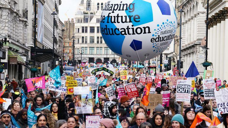 Teacher strikes: More walkouts loom as unions vow to coordinate action in autumn