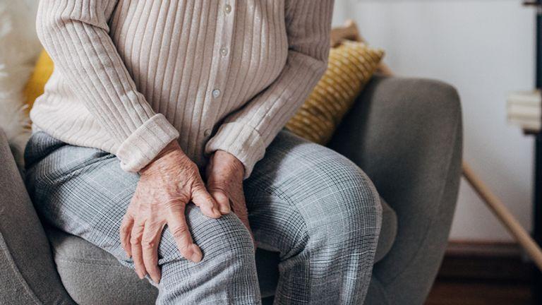 Thousands taking antidepressants for pain despite insufficient evidence they work, say experts