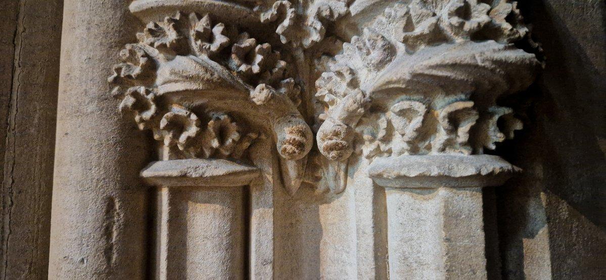 Have you ever spotted this unique feature in the cathedral? hidden in the doorway of the King Richard Door there are two snails hiding in plain sight. Next time you're at the east end of the Cathedral, see if you can find this pair in their little nook 🐌🐌
