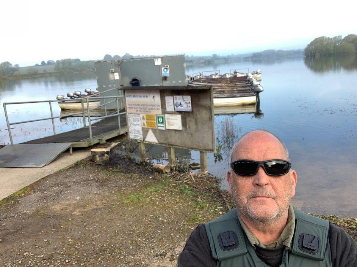 Our officers were recently out visiting fisheries in Lincolnshire.
They were out checking licences to ensure that anglers were fishing legally. 
They also checked that fishermen were not out on rivers in breach of closed season rules.
They checked over 330 anglers and submitted reports for 19 offences. Make sure you have a fishing licence:https://t.co/f5iTBUKXiq