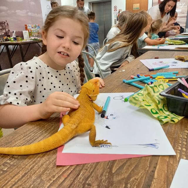 Exciting Animal Encounters for Young Explorers aged 4-11!