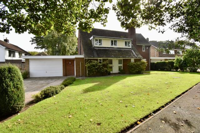 4 bedroom Detached House
